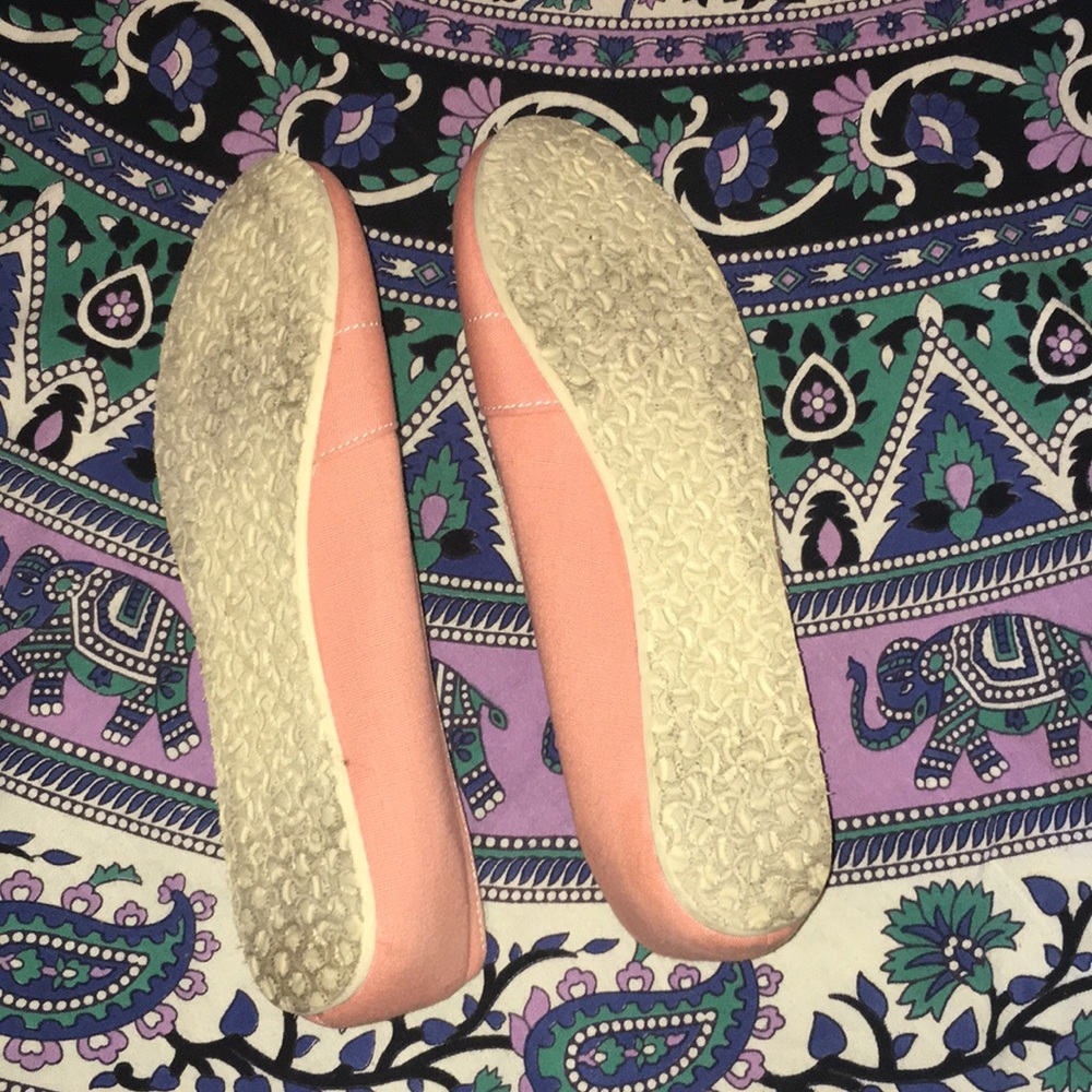 Comfy slip on by MOVMT - Picture 4 of 4